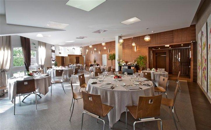Hotel Domaine Du Manet Saint-Quentin-En-Yvelines Montigny-le-Bretonneux Exterior photo